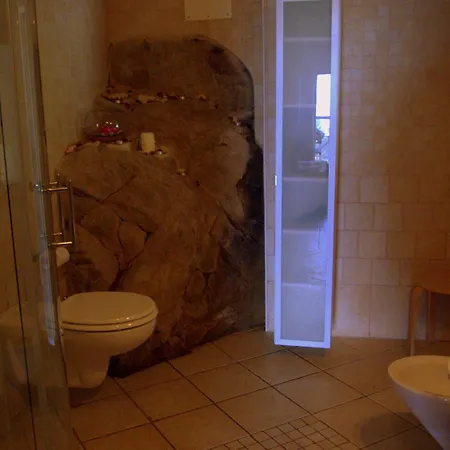 Amoliv Bed & Breakfast 4*